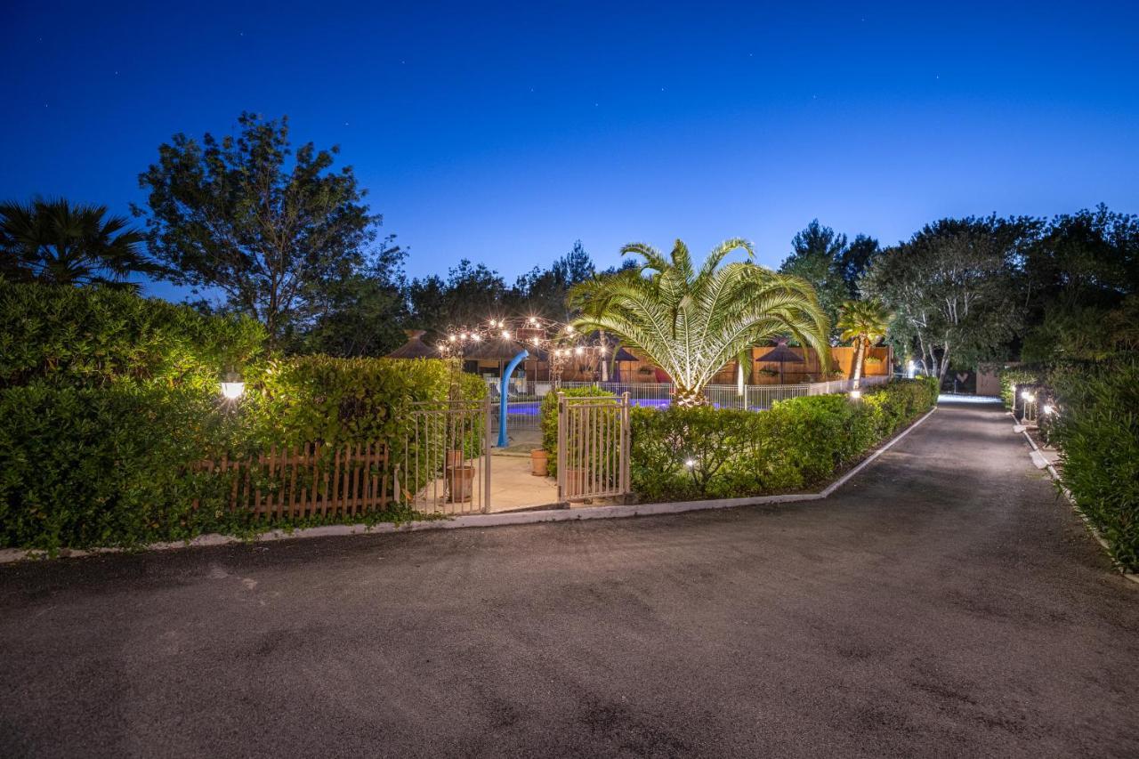 Отель Les Bastides Saint Paul Экстерьер фото